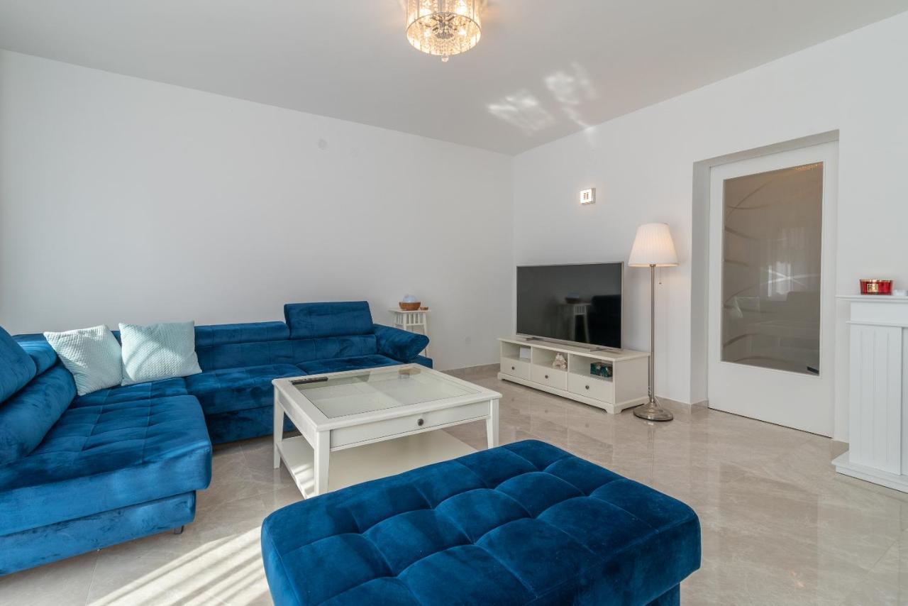 Oleandar Apartment Trogir Bagian luar foto